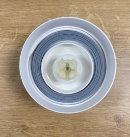Mixer - Blender Blade - Kw354619 Base Assembly Complete - Plastic Housing - Inc Seal White [Delonghi]