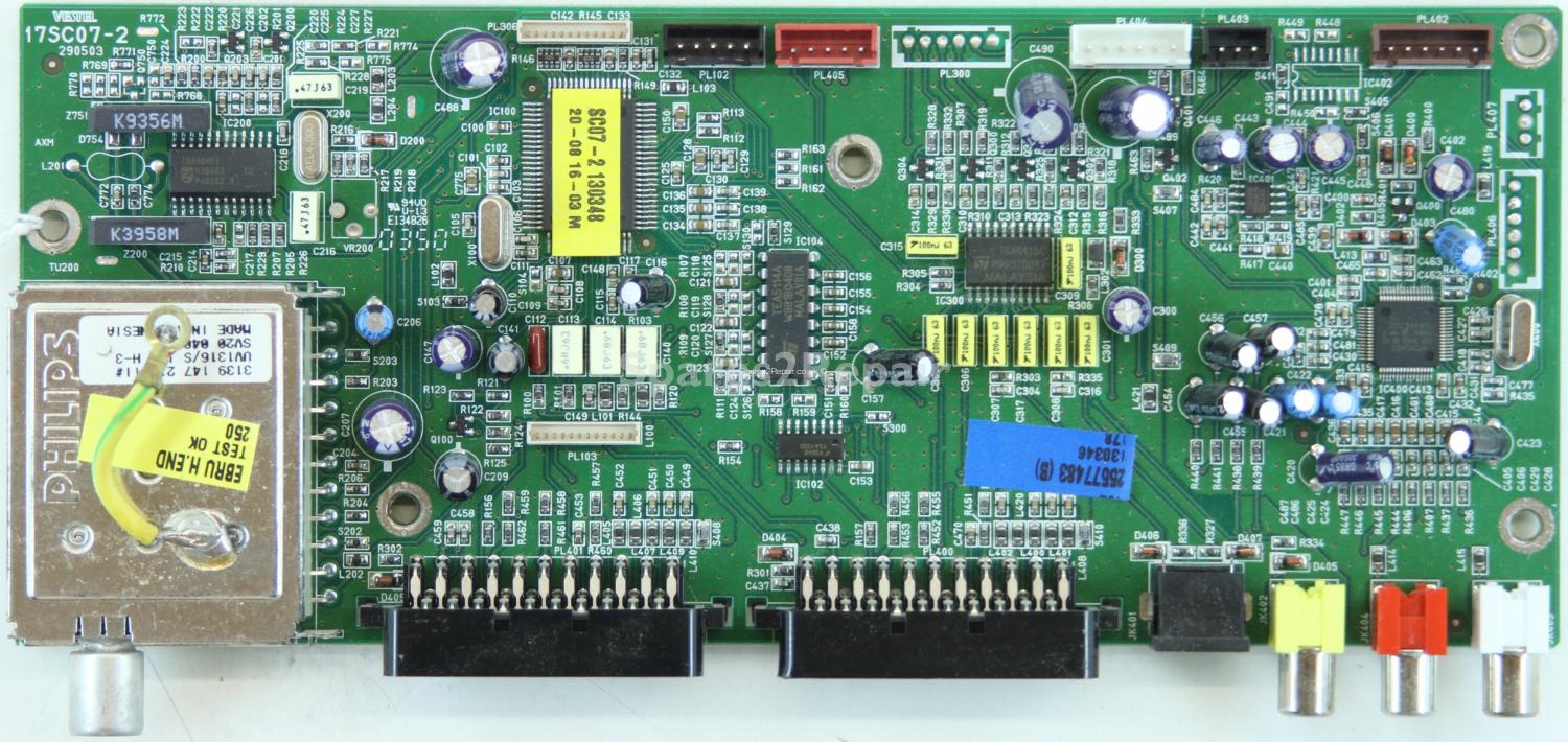 RoadStar LCD2044 - Main AV - 17SC07-2 - 290503